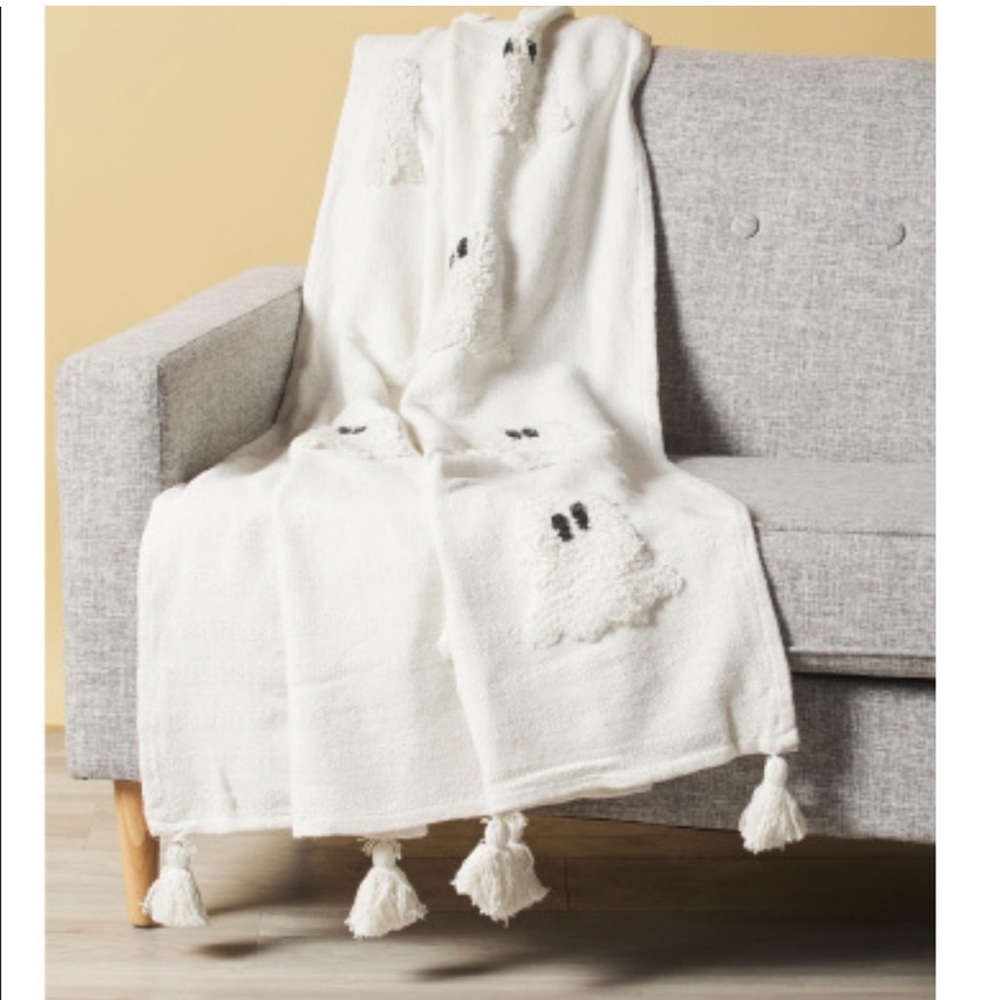 NWT Rachel Zoe Ghost Blanket- white- VIRAL👻